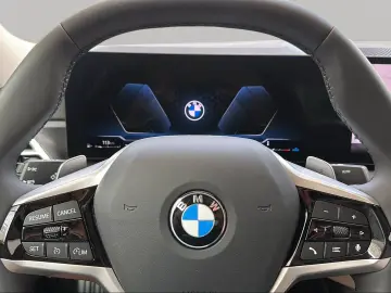 BMW 318i Limousine Navi Kamera Sportsitze HiFi