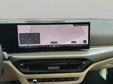 BMW 318i Limousine Navi Kamera Sportsitze HiFi