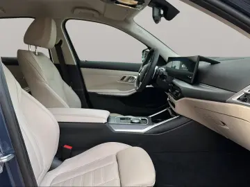 BMW 318i Limousine Navi Kamera Sportsitze HiFi