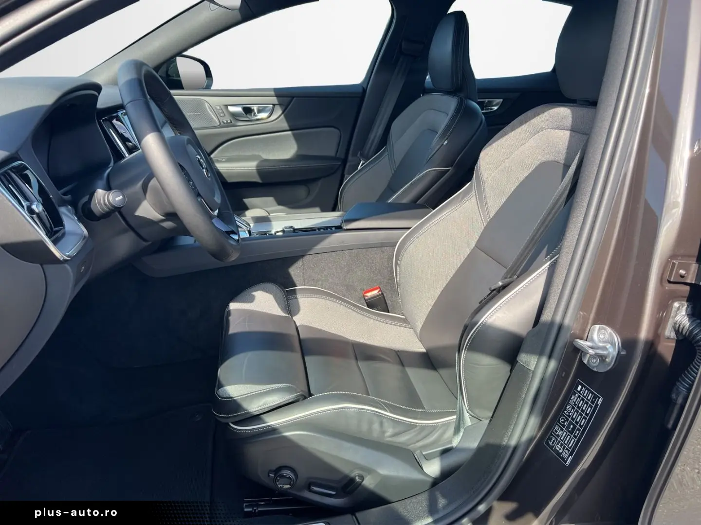 VOLVO S60 Plus Dark ACC Schiebedach Keyless 360