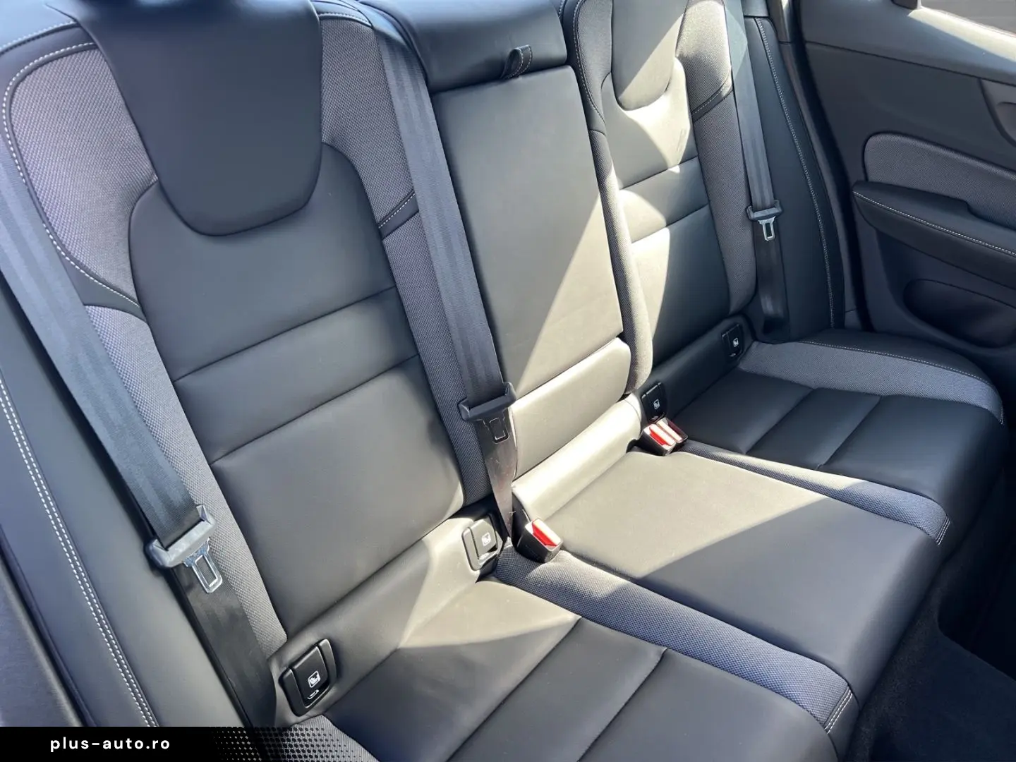 VOLVO S60 Plus Dark ACC Schiebedach Keyless 360
