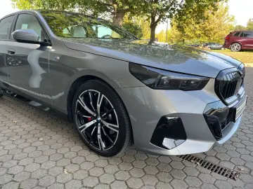 BMW 520 d M Sport Pro xDrive HUD StandHZG Pano Navi