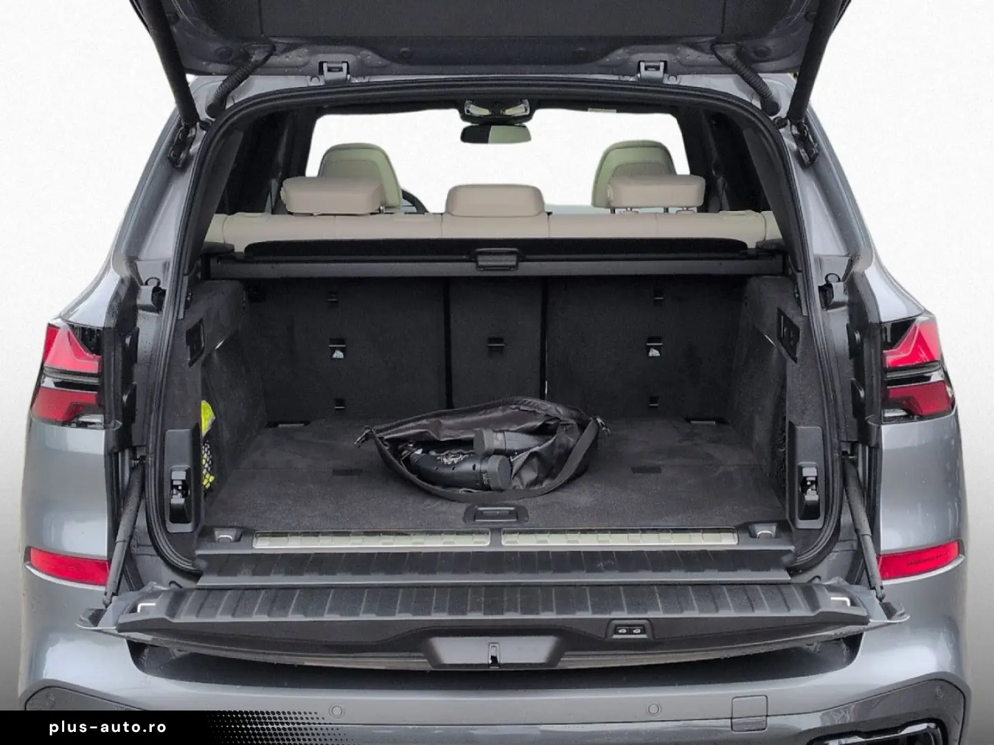 BMW X5 xDrive50e M Sport Pro 22  AHK Pano IntegralL