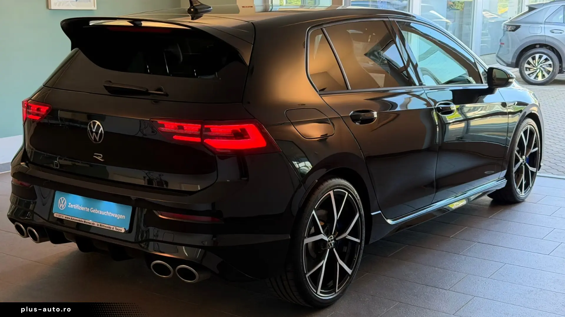 Volkswagen Golf R Black 2.0 TSI DSG – 333 CP  4Motion 4x4
