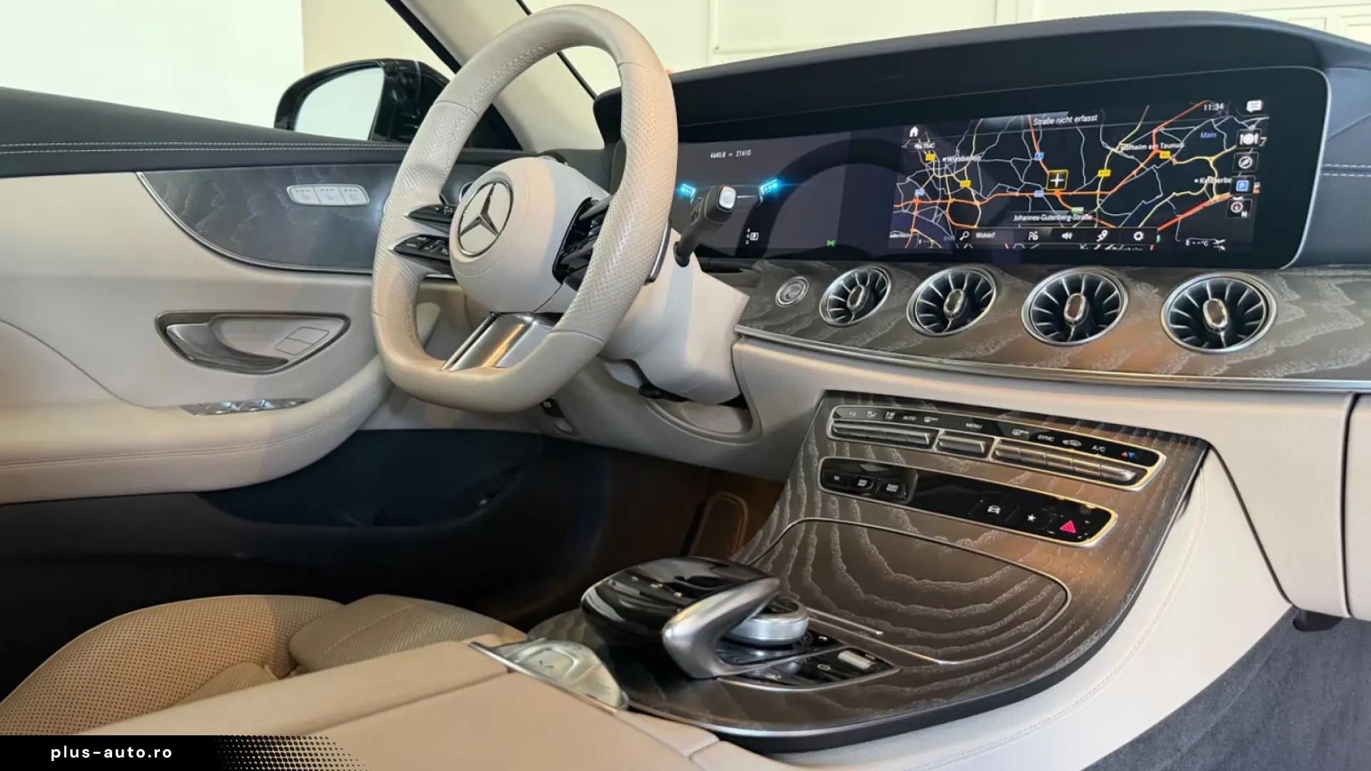 Mercedes-Benz E 200 Cabriolet AMG LINE DISTRONIC