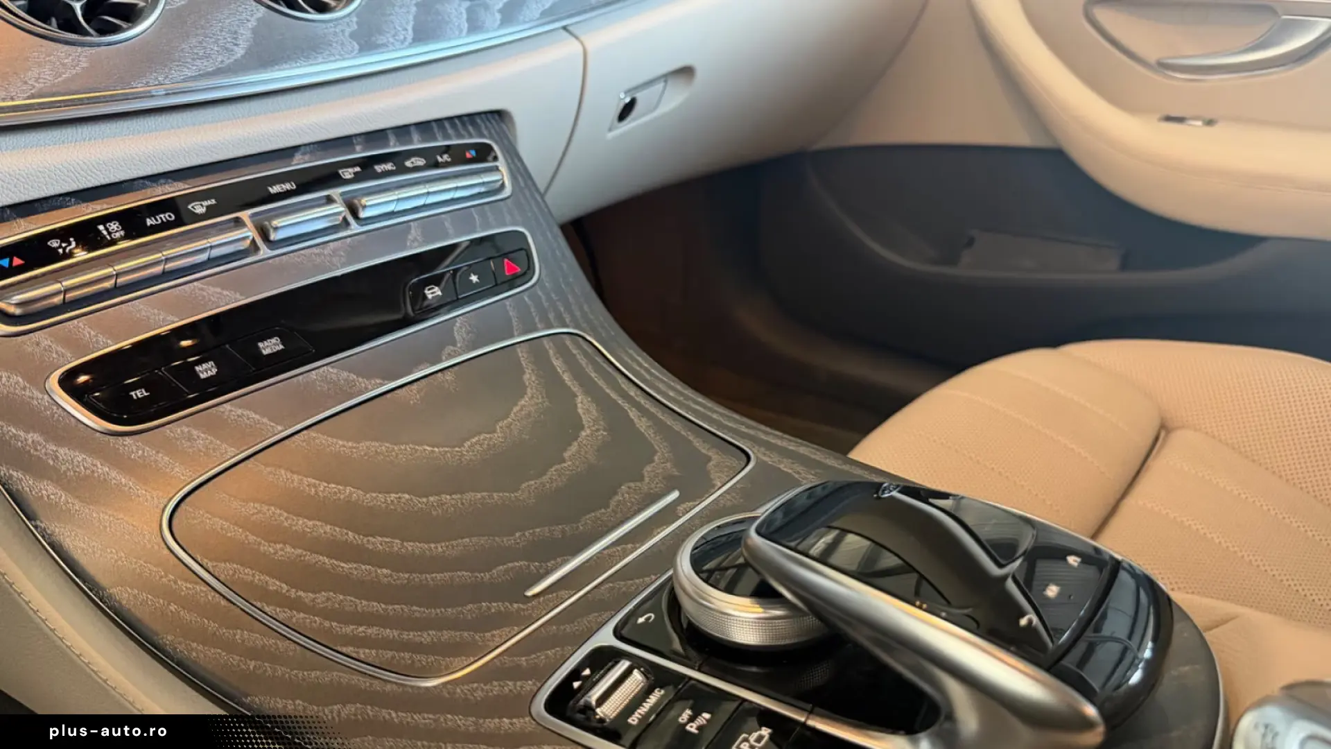 Mercedes-Benz E 200 Cabriolet AMG LINE DISTRONIC