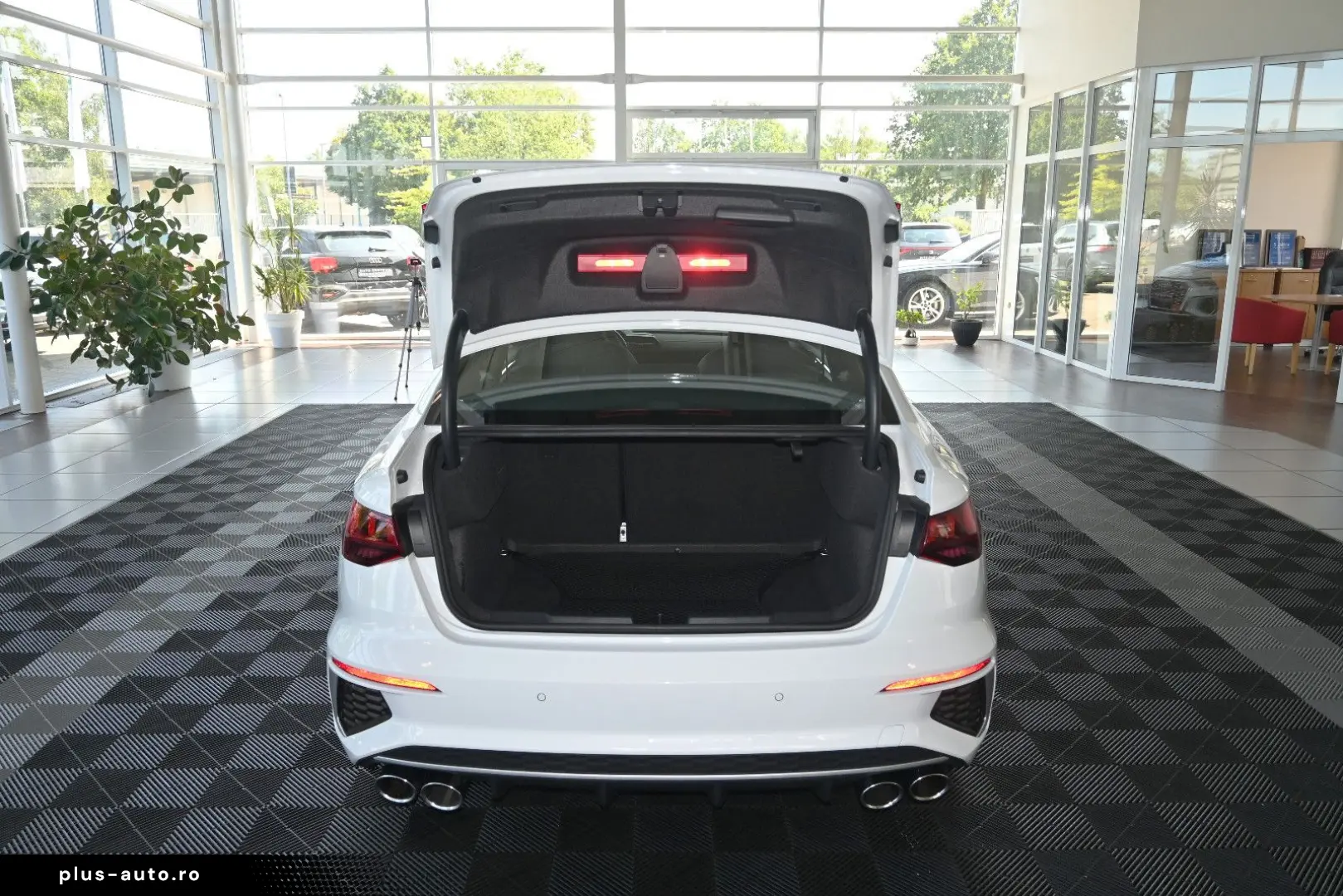 AUDI S3 Lim 2.0 TFSI Panorama Virtual LED T-Leder 18
