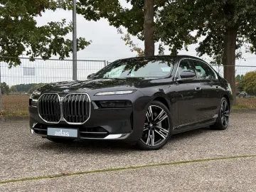 BMW 750e xDrive DrAP EXEC.LOUNGE TV CONNOI.