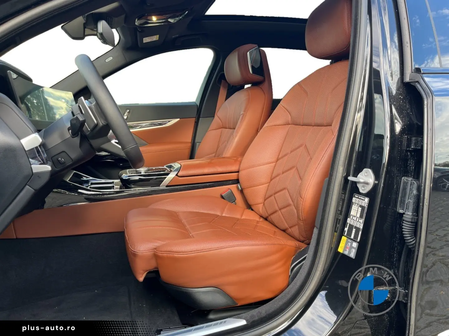 BMW 750e xDrive M Sport Pro 21  AHK Massage v h Pano