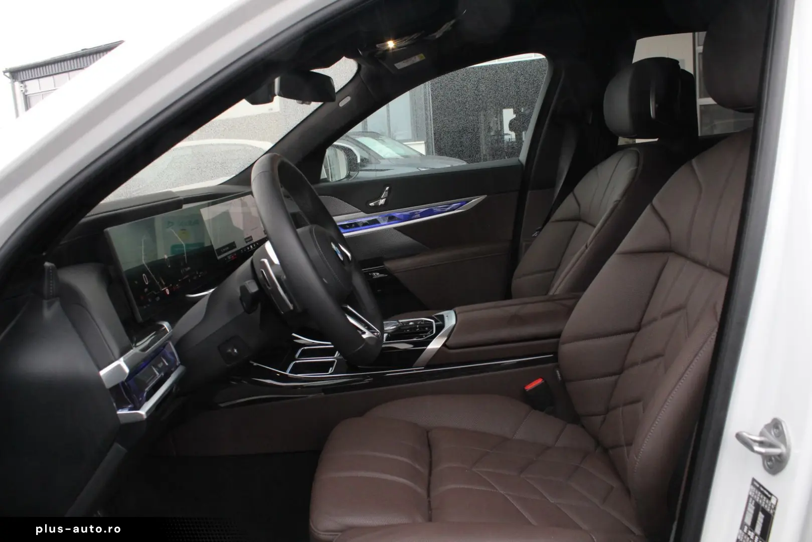 BMW 740 M Sport Pano CarPlay Iconic Glow B&W Sound