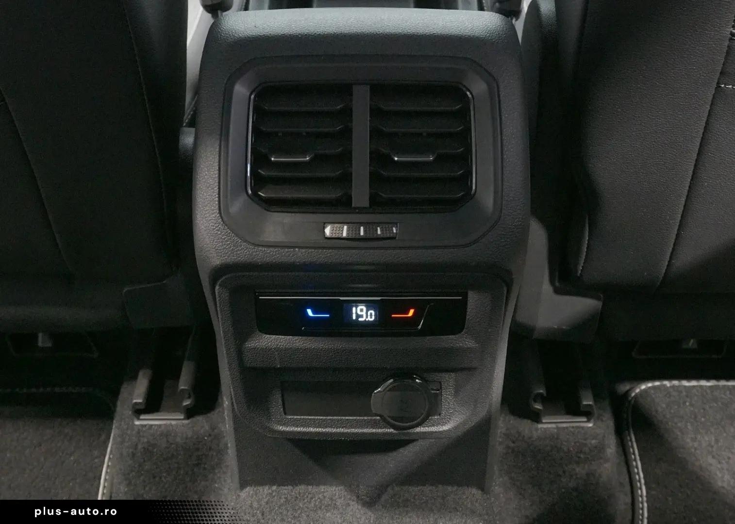 VW Tiguan Allspace 2.0 TSI R-Line 4Motion