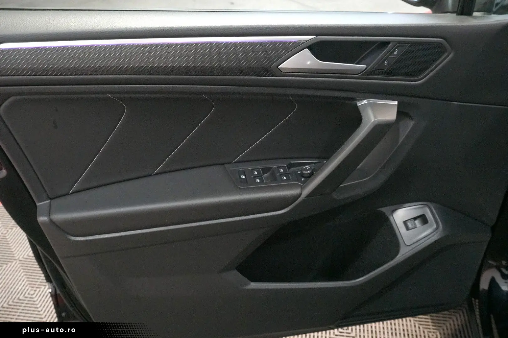 VW Tiguan Allspace 2.0 TSI R-Line 4Motion