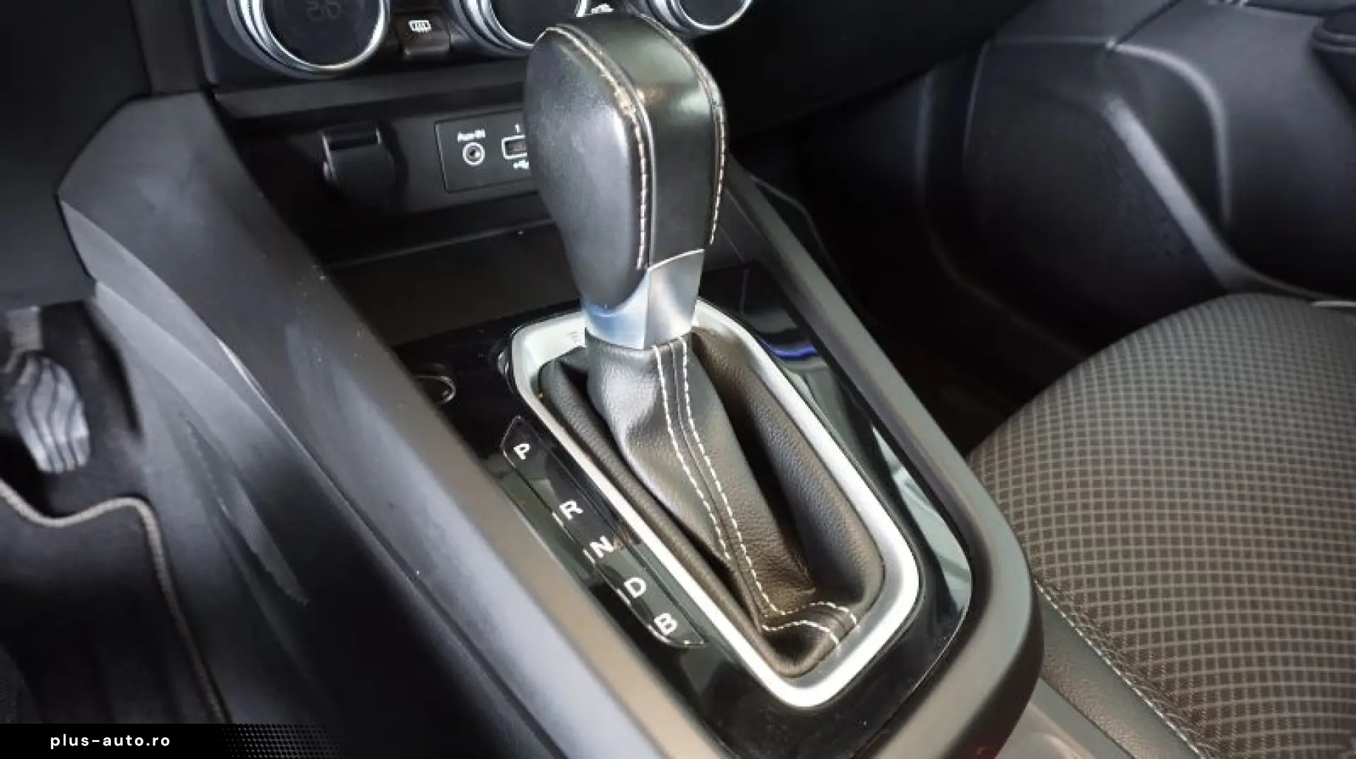 RENAULT ARKANA 1.6 E-Tech 145CP techno