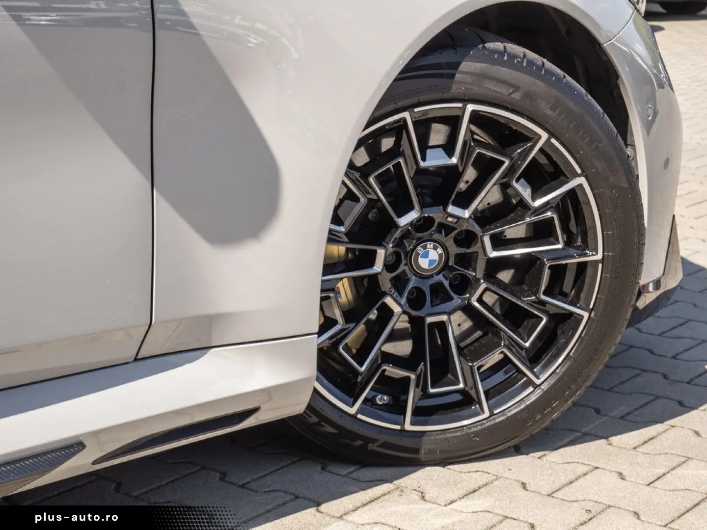 BMW M5 xDrive INDIVIDUAL UPE 181.100 - 0 5% 360  B&W