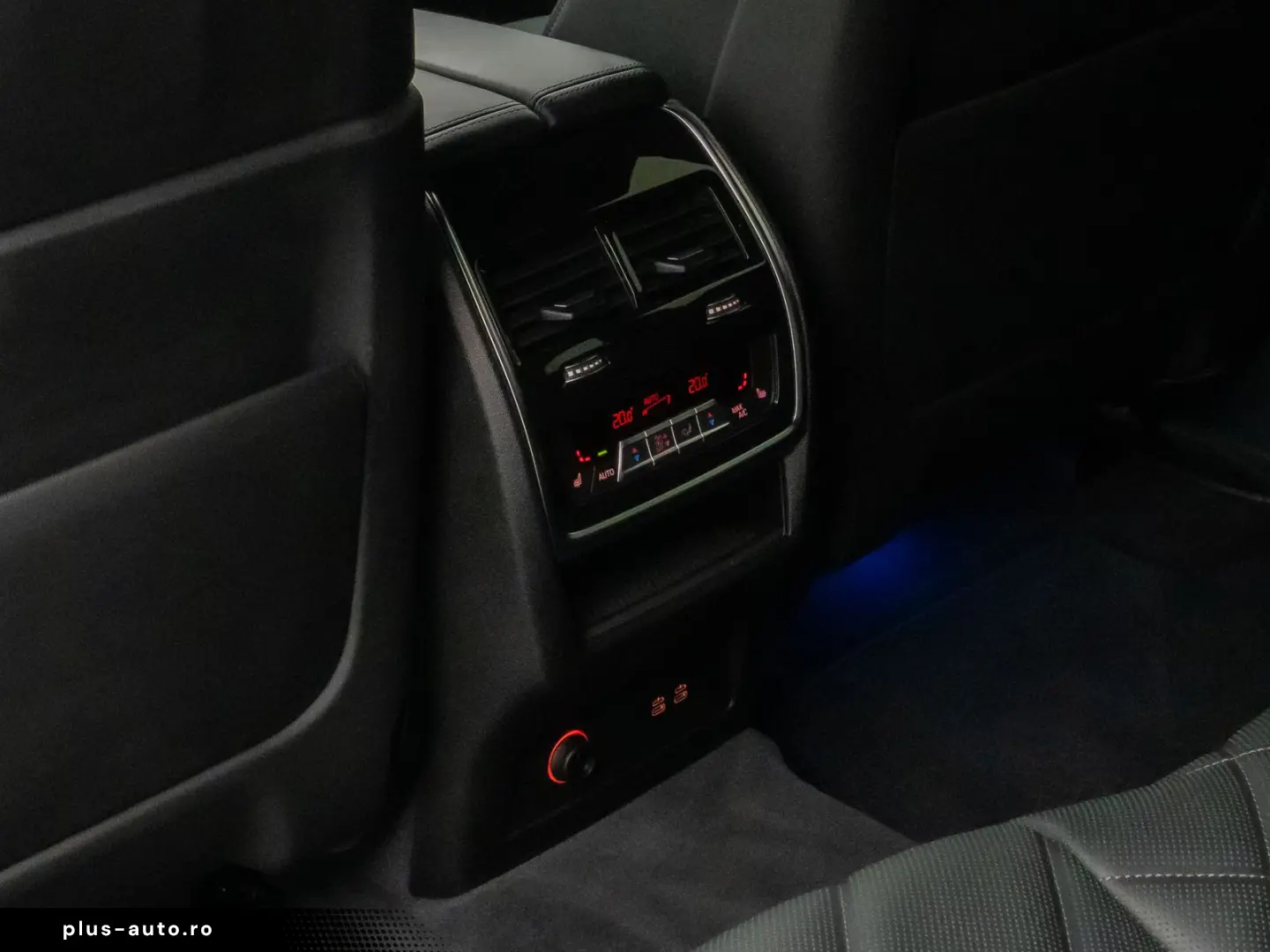 BMW XM 360  HUD DAB B&W Massage SoftCl