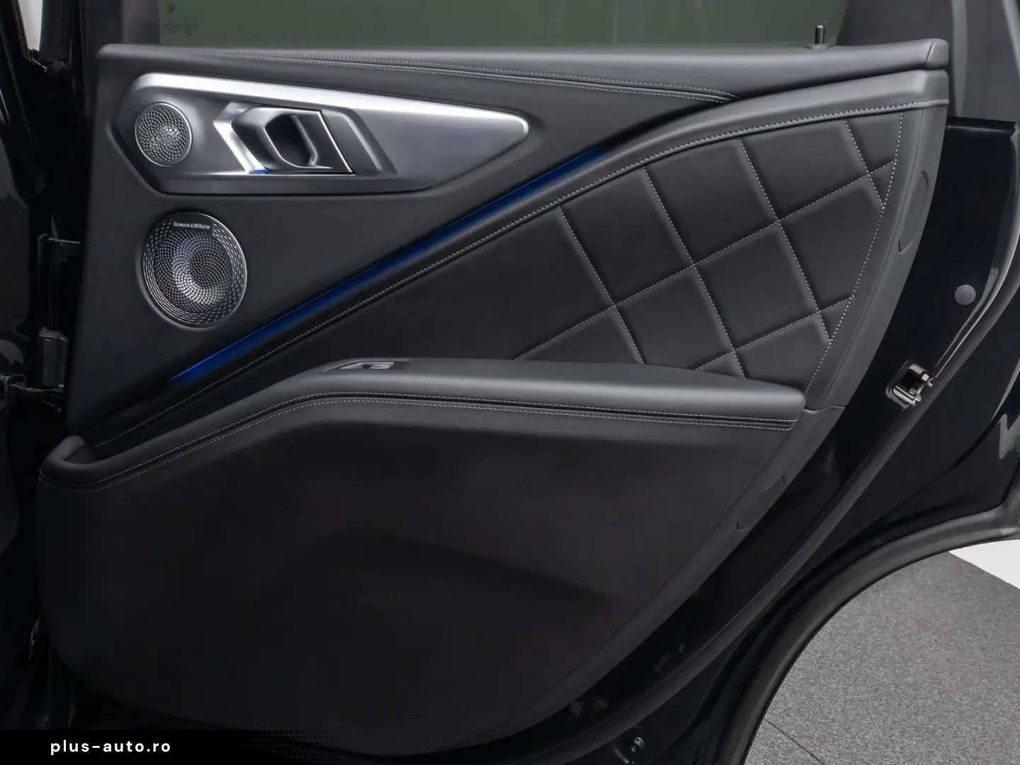 BMW XM 360  HUD DAB B&W Massage SoftCl