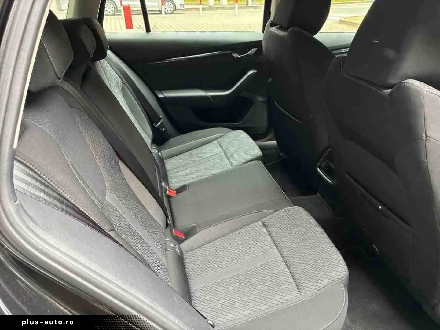 SKODA Octavia Combi 2.0 TDI Ambition NAVI LED