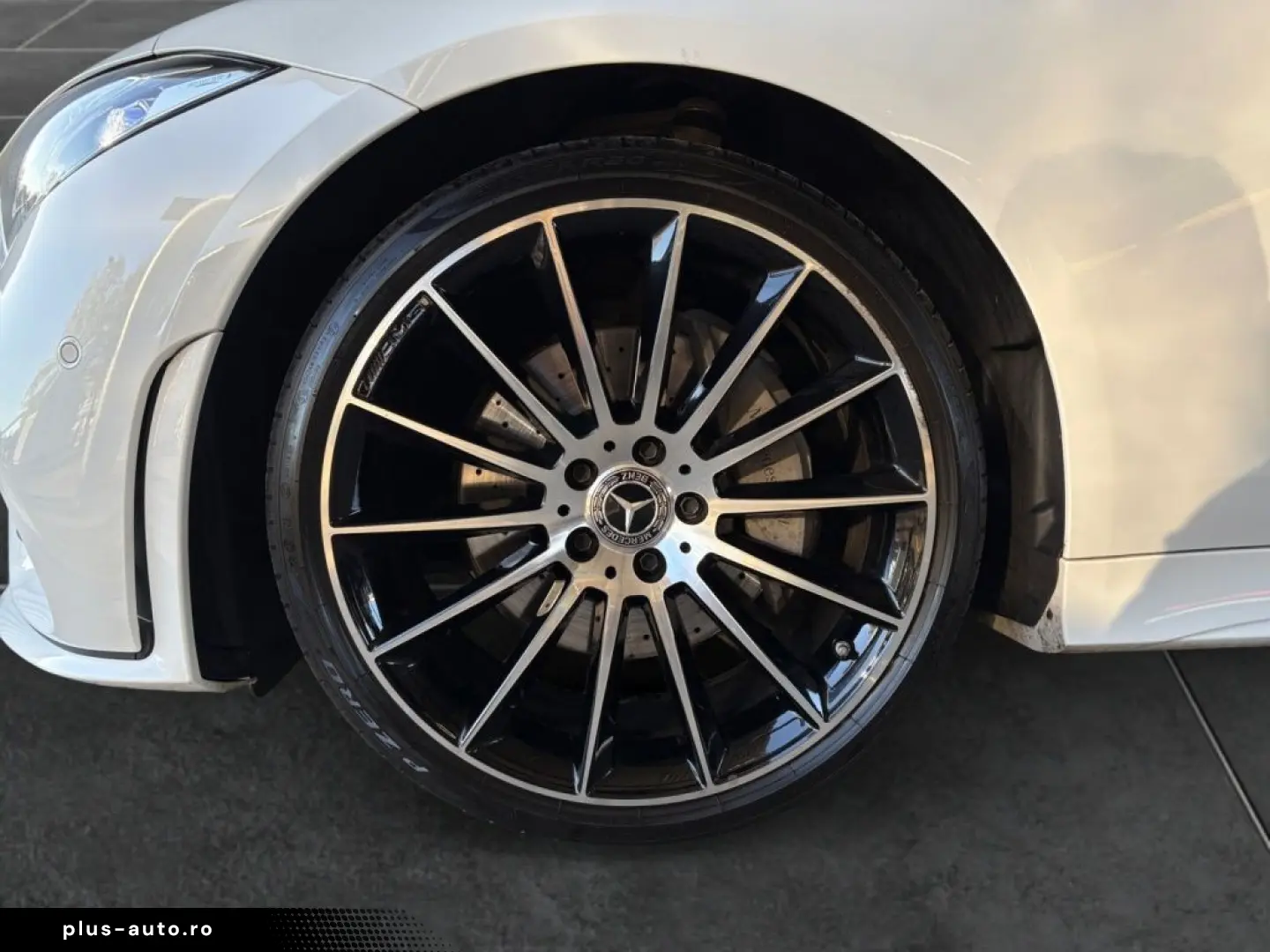 MERCEDES-BENZ CLS 220d AMG NIGHT MBEAM AMBI DISTR  360  SHZ