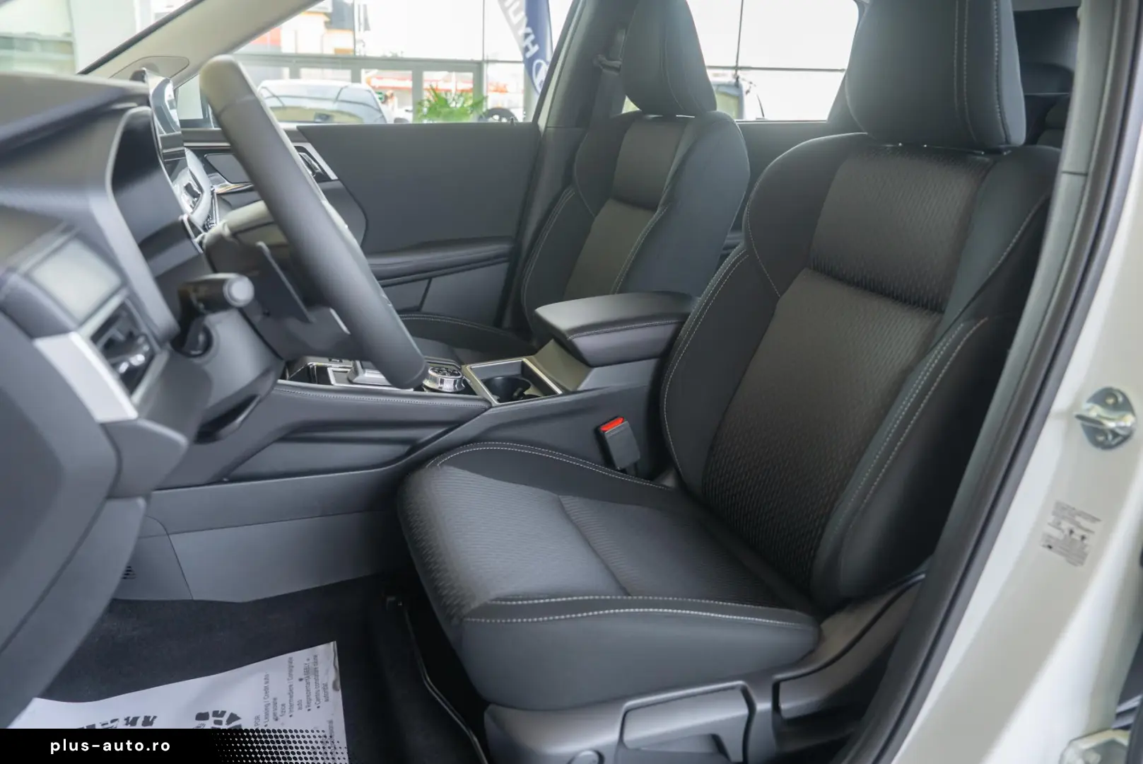Mitsubishi Outlander PHEV 2.4L 4WD AT Inform