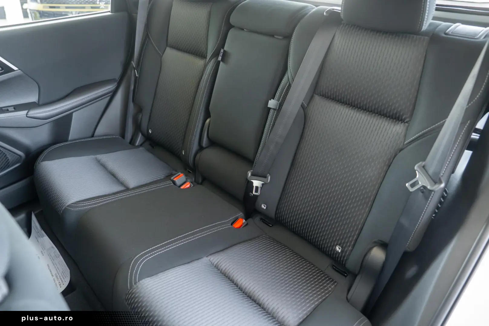 Mitsubishi Outlander PHEV 2.4L 4WD AT Inform