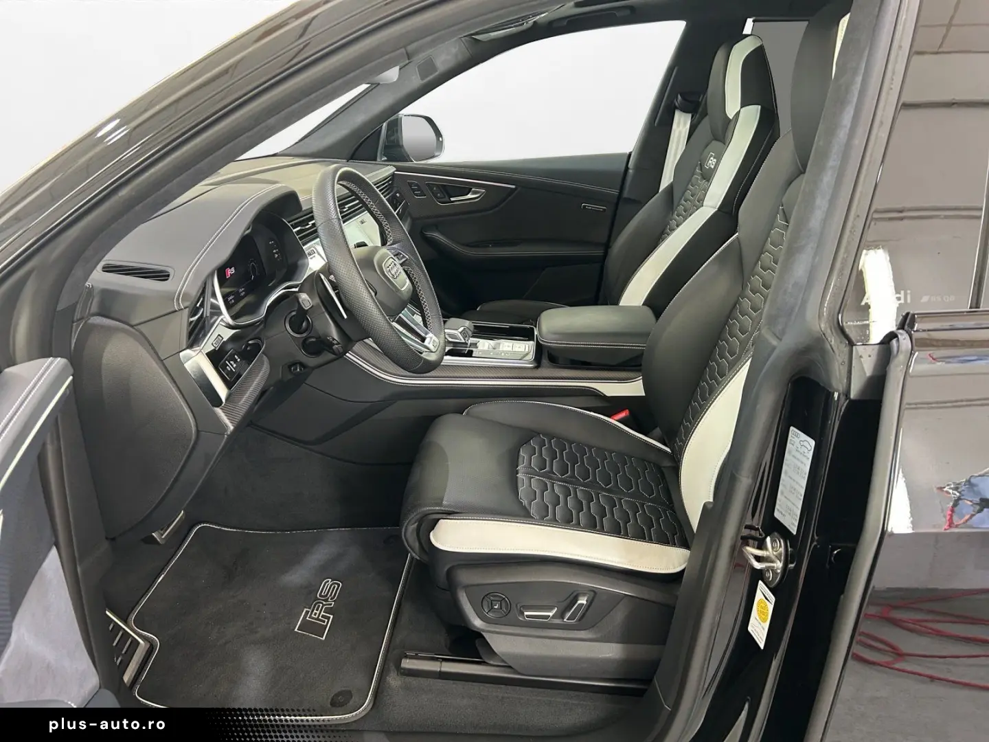 AUDI RSQ8 4.0 TFSI quattro tiptronic   STANDHZ.   AHK