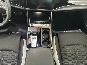AUDI RSQ8 4.0 TFSI quattro tiptronic   STANDHZ.   AHK
