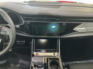 AUDI RSQ8 4.0 TFSI quattro tiptronic   STANDHZ.   AHK