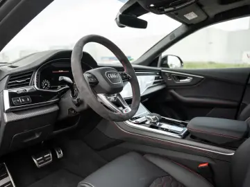 AUDI RS Q8 AHK Pano B&O HD Matrix HUD uvm.