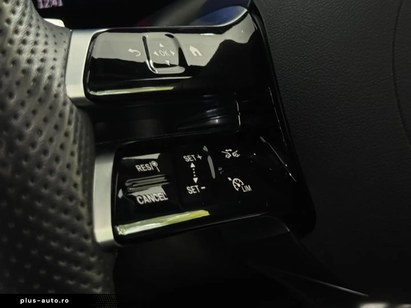 MERCEDES-BENZ CLE 300 4M AMG Premium  Burm Pano HuD 360Cam