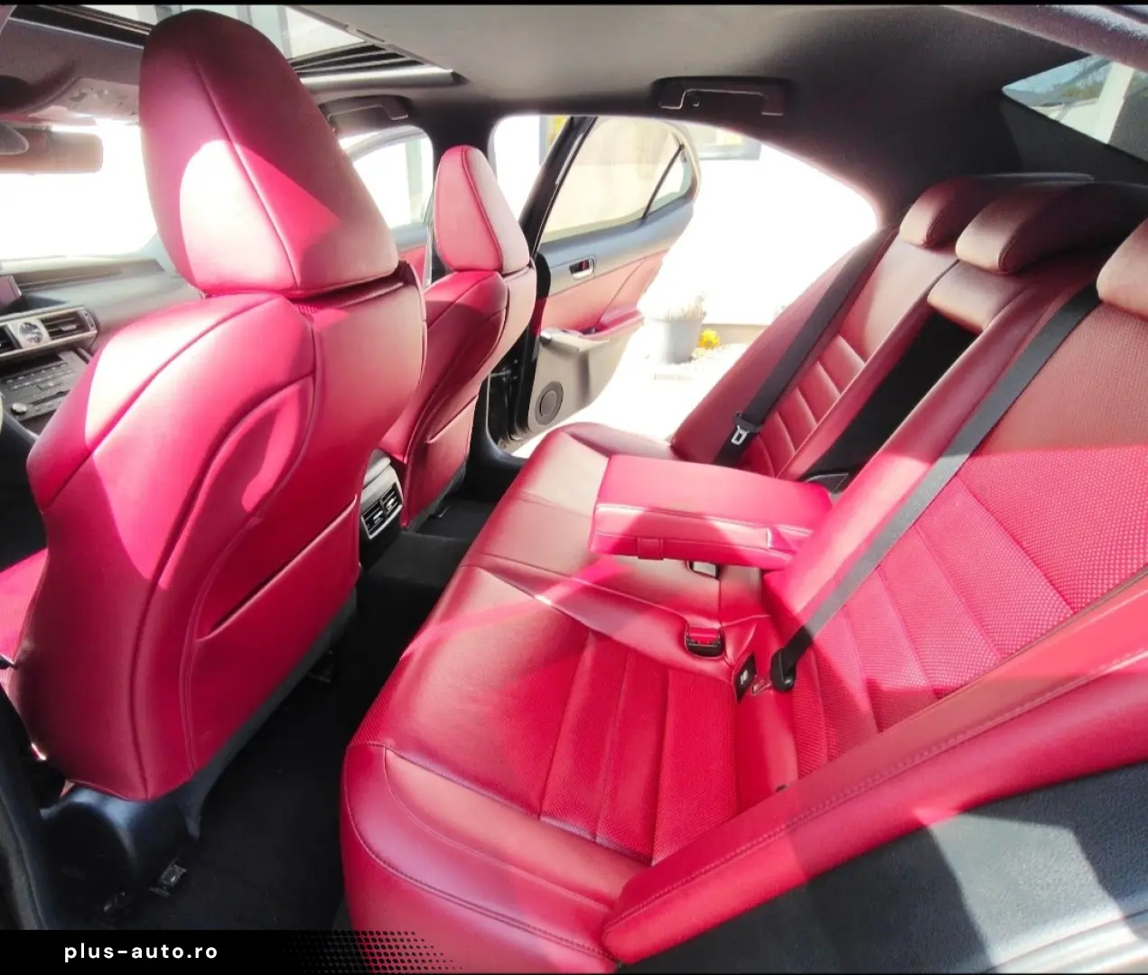 Lexus IS 300h F-Sport