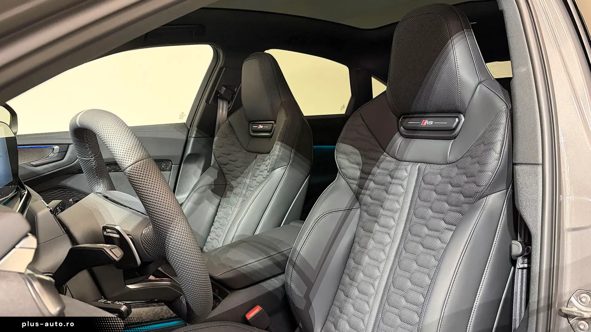 Audi RS5 Sedan  CAMO Sport-Pak HuD Pano!