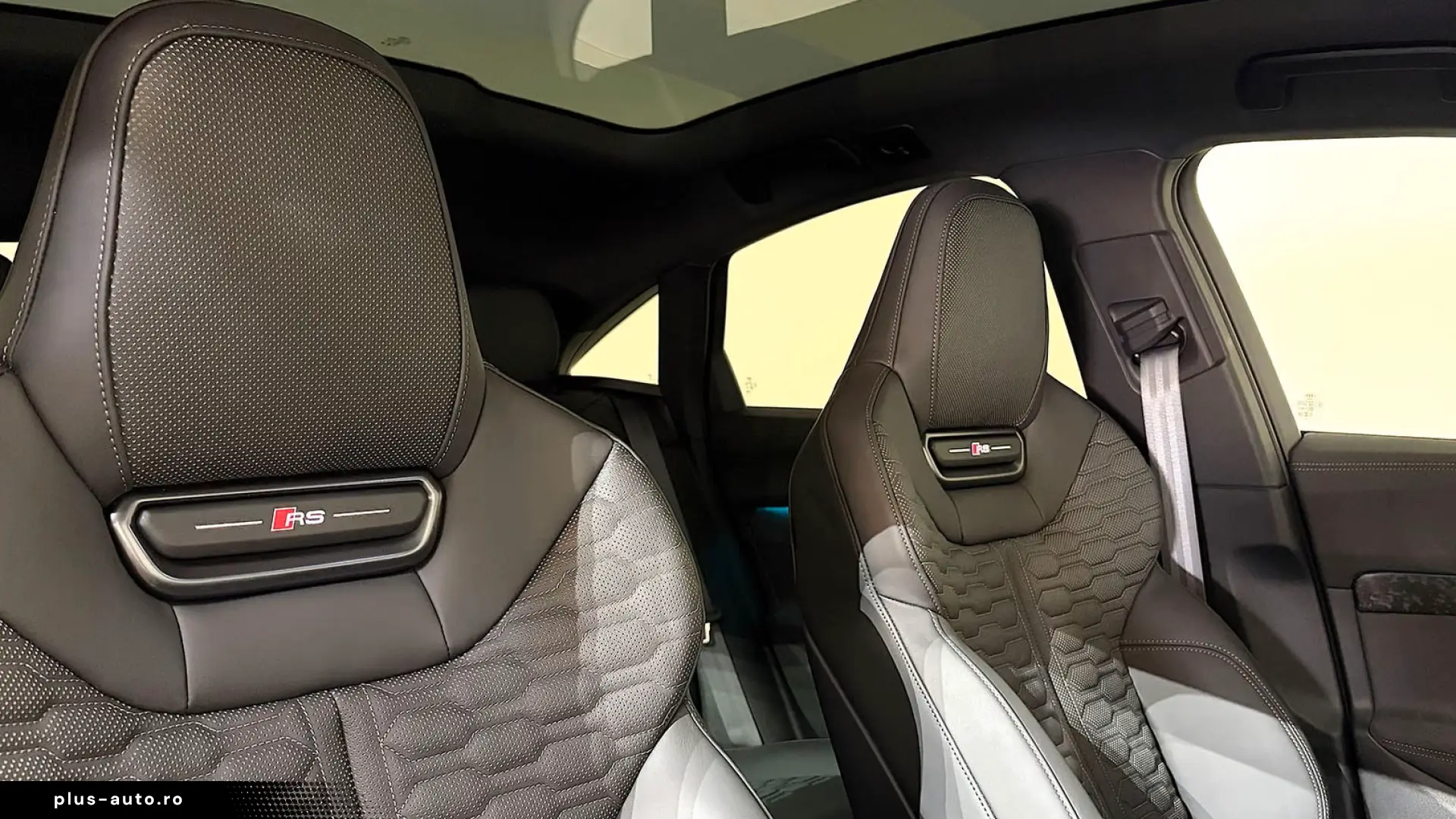 Audi RS5 Sedan  CAMO Sport-Pak HuD Pano!