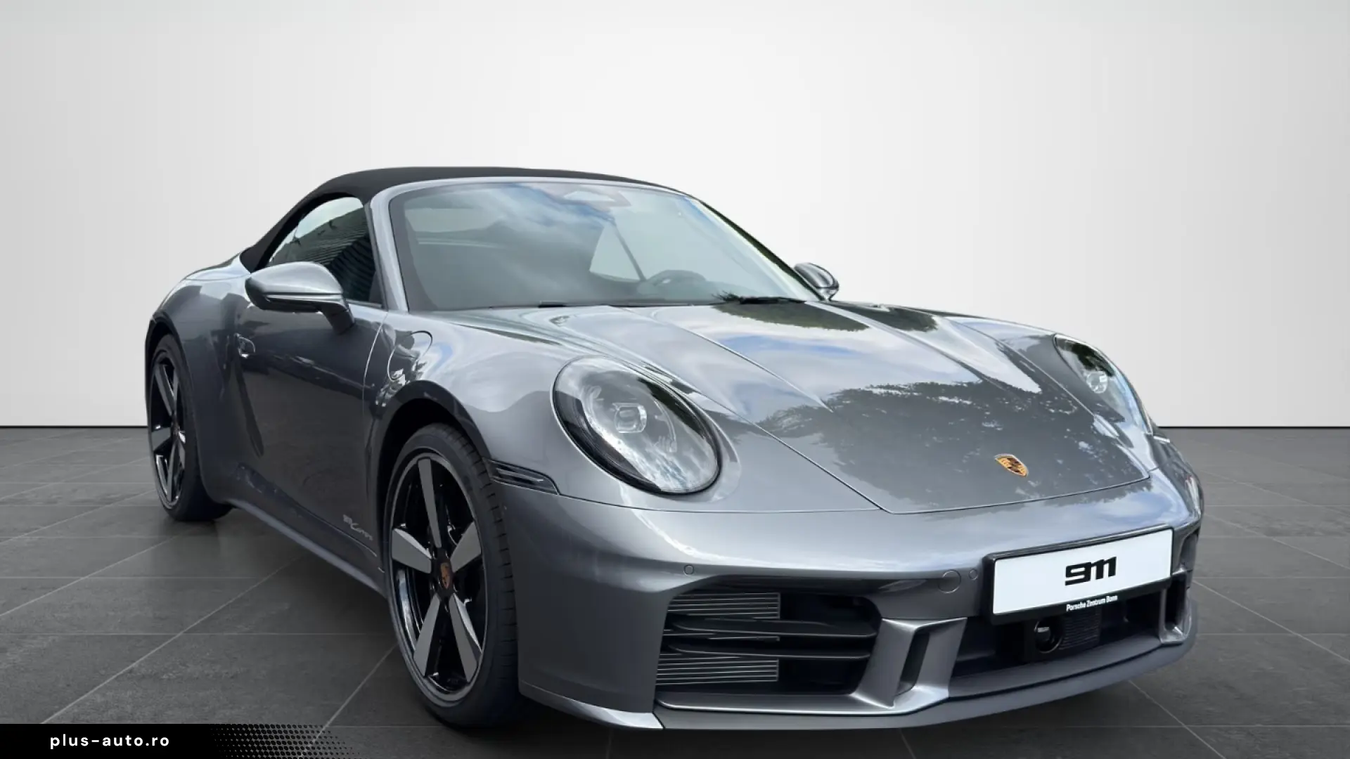 Porsche 992 911 Carrera Cabriolet sports exhaust LED matrix