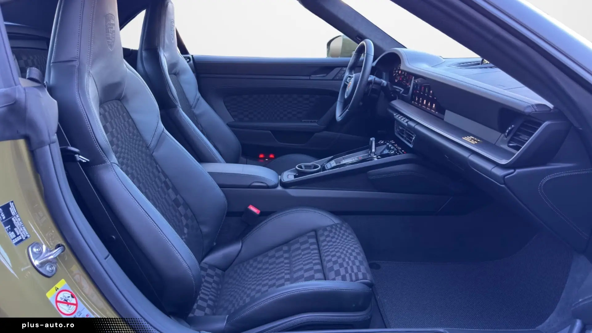 Porsche 992 911 Spirit 70 Club leather lift system VA BOSE