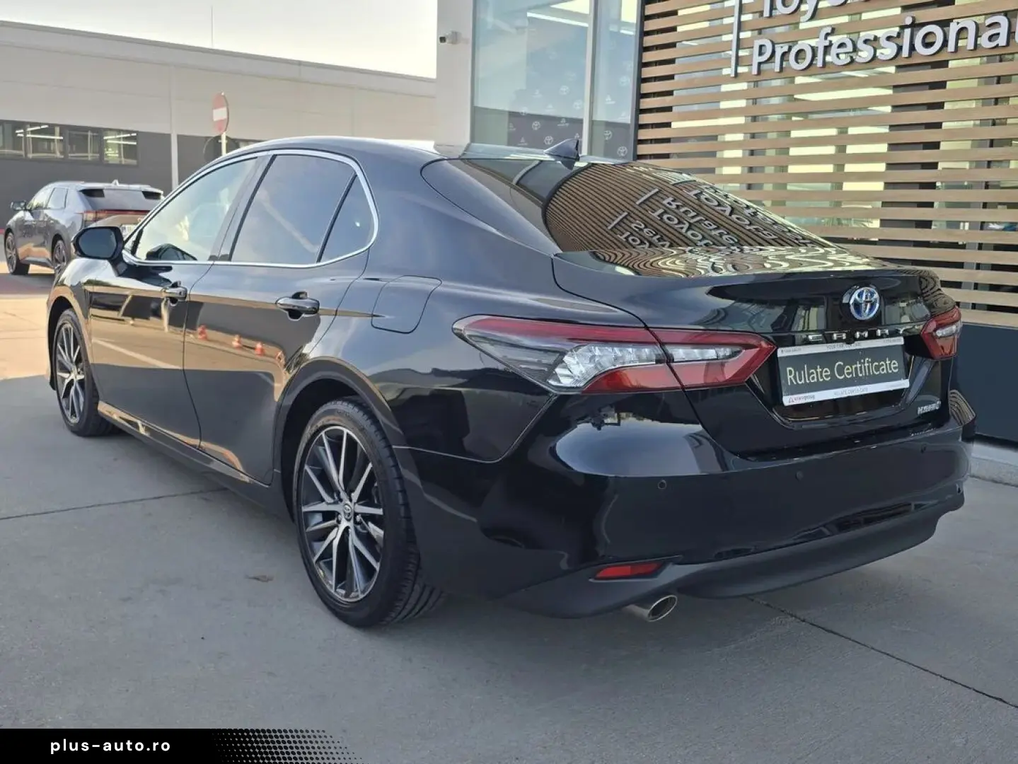 Toyota Camry 2.5 Hybrid Dynamic 218 Cp