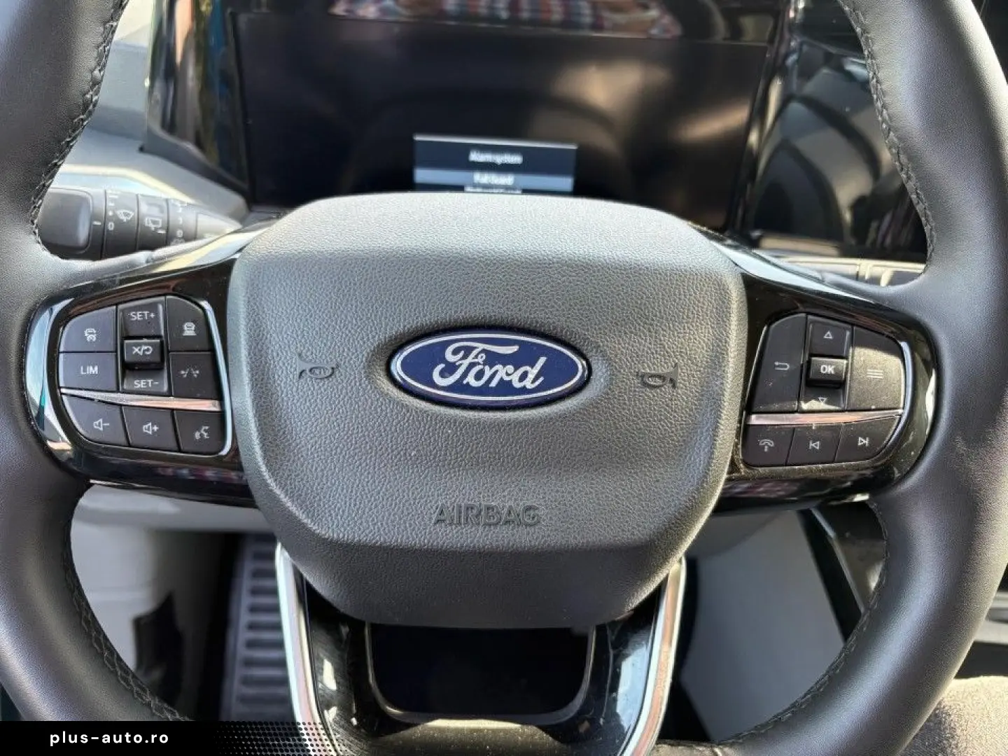 Ford Tourneo-Custom-