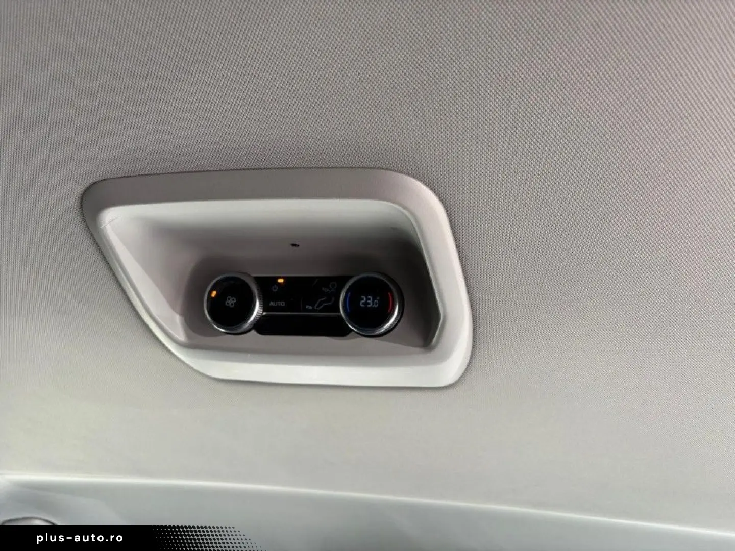Ford Tourneo-Custom-