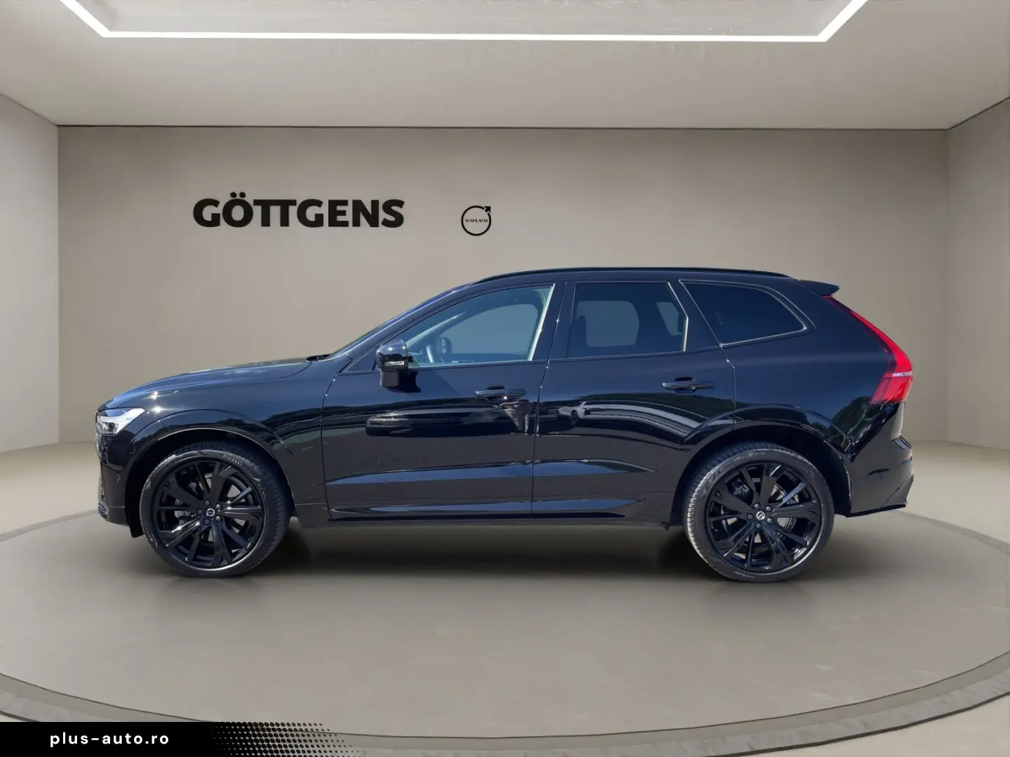 VOLVO XC60 B5 Plus Black Edition B&W HuD