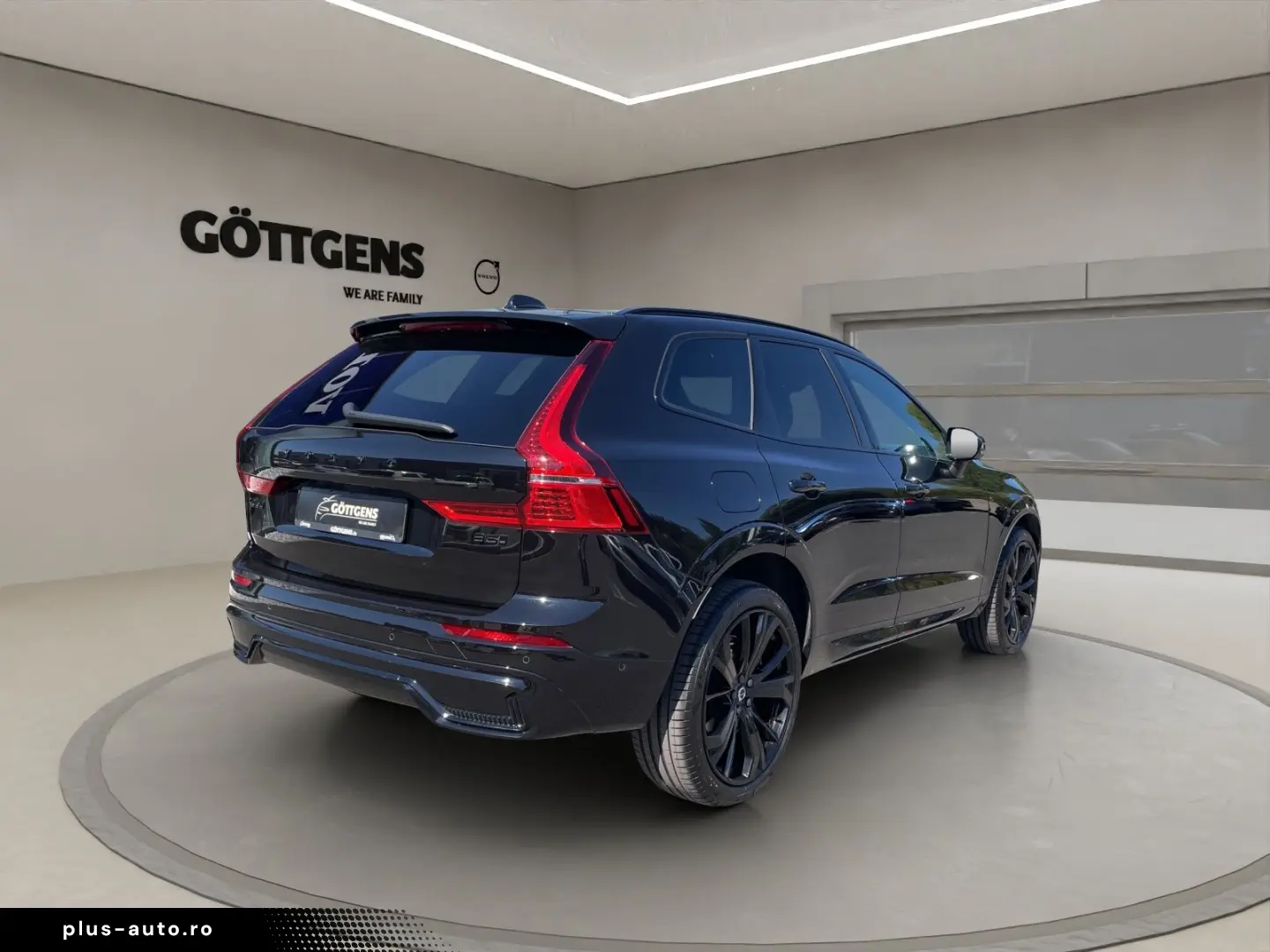 VOLVO XC60 B5 Plus Black Edition B&W HuD