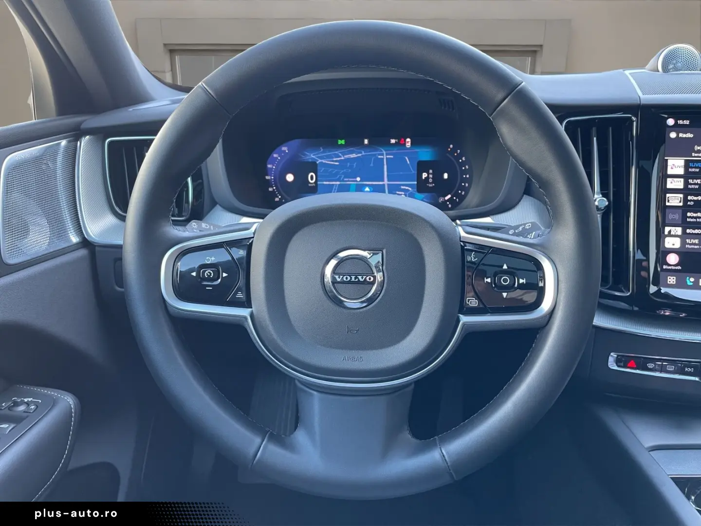 VOLVO XC60 B5 Plus Black Edition B&W HuD