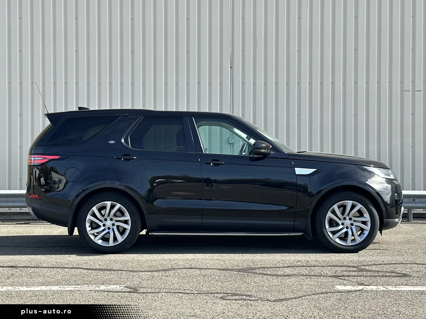 Land Rover Discovery 5 HSE 3.0 SD6 (306 CP) 7 Locuri