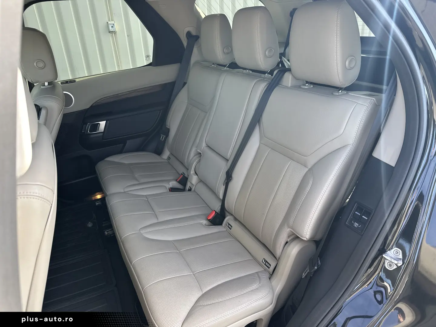 Land Rover Discovery 5 HSE 3.0 SD6 (306 CP) 7 Locuri