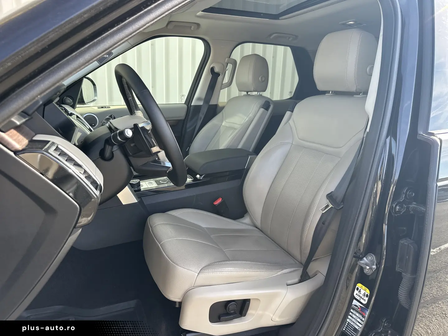 Land Rover Discovery 5 HSE 3.0 SD6 (306 CP) 7 Locuri