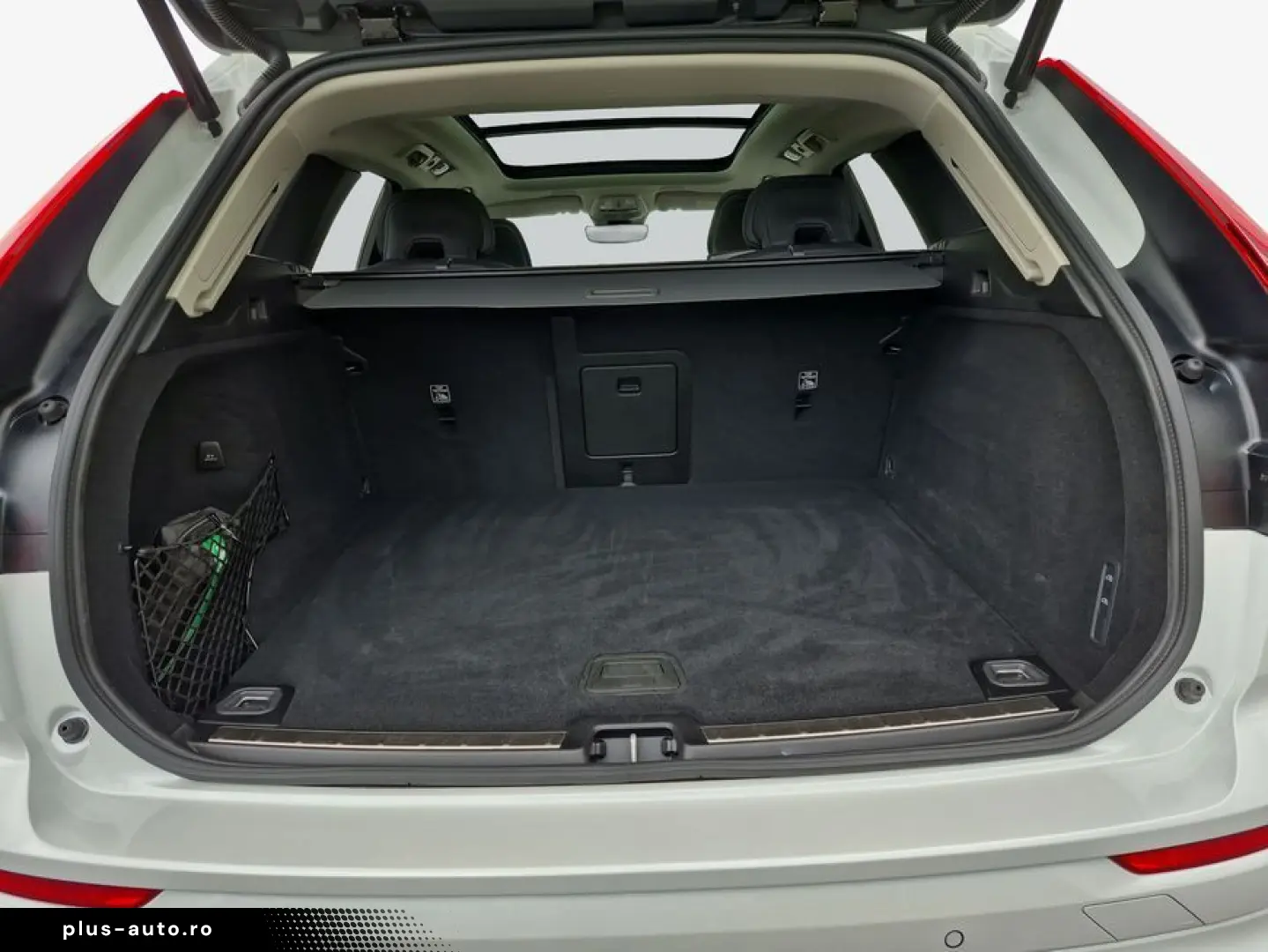 VOLVO XC60 B5 B AWD Ultra Dark  Premium B&W