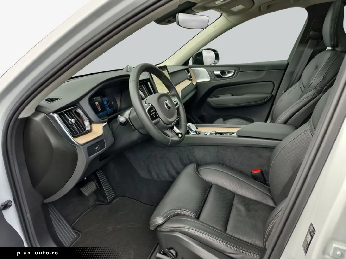 VOLVO XC60 B5 B AWD Ultra Dark  Premium B&W