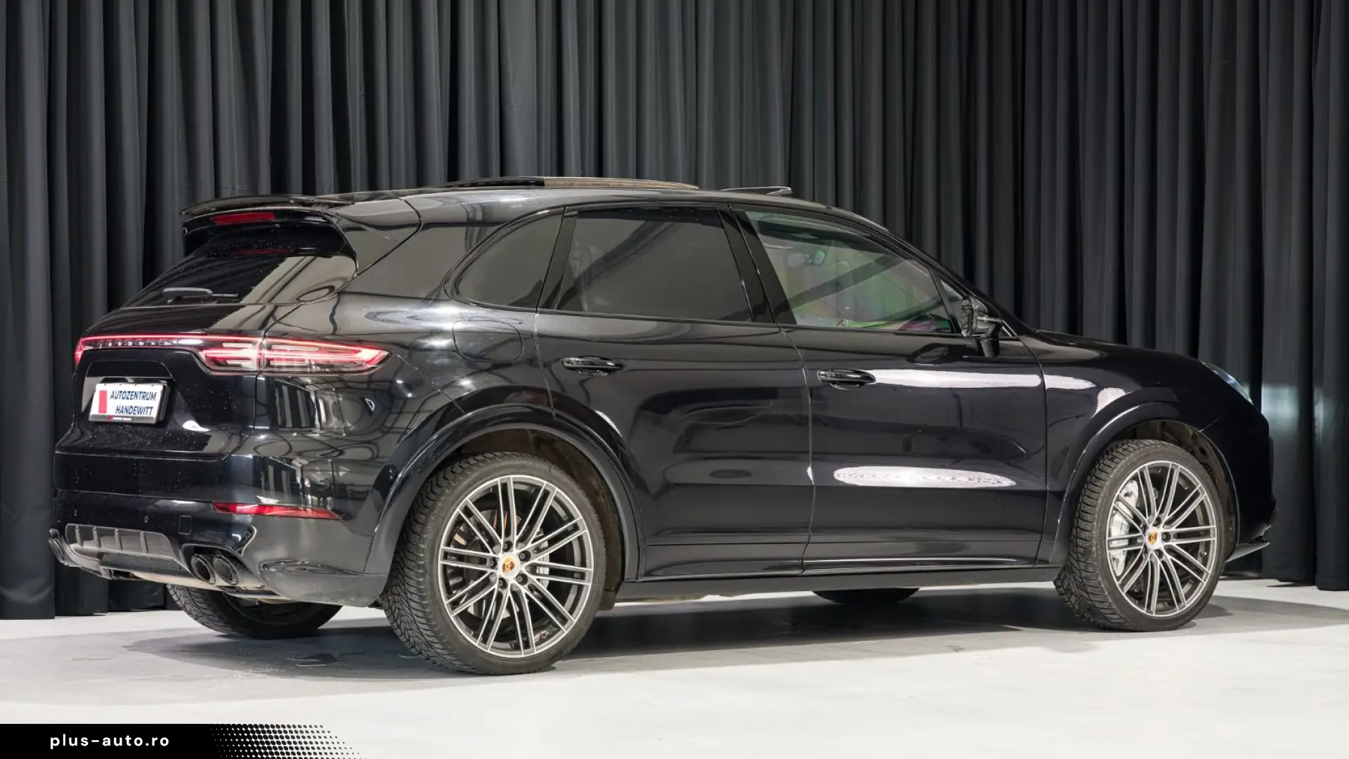 Porsche Cayenne Turbo SPORT CHRONO • PDCC SPORT • PTV PLUS