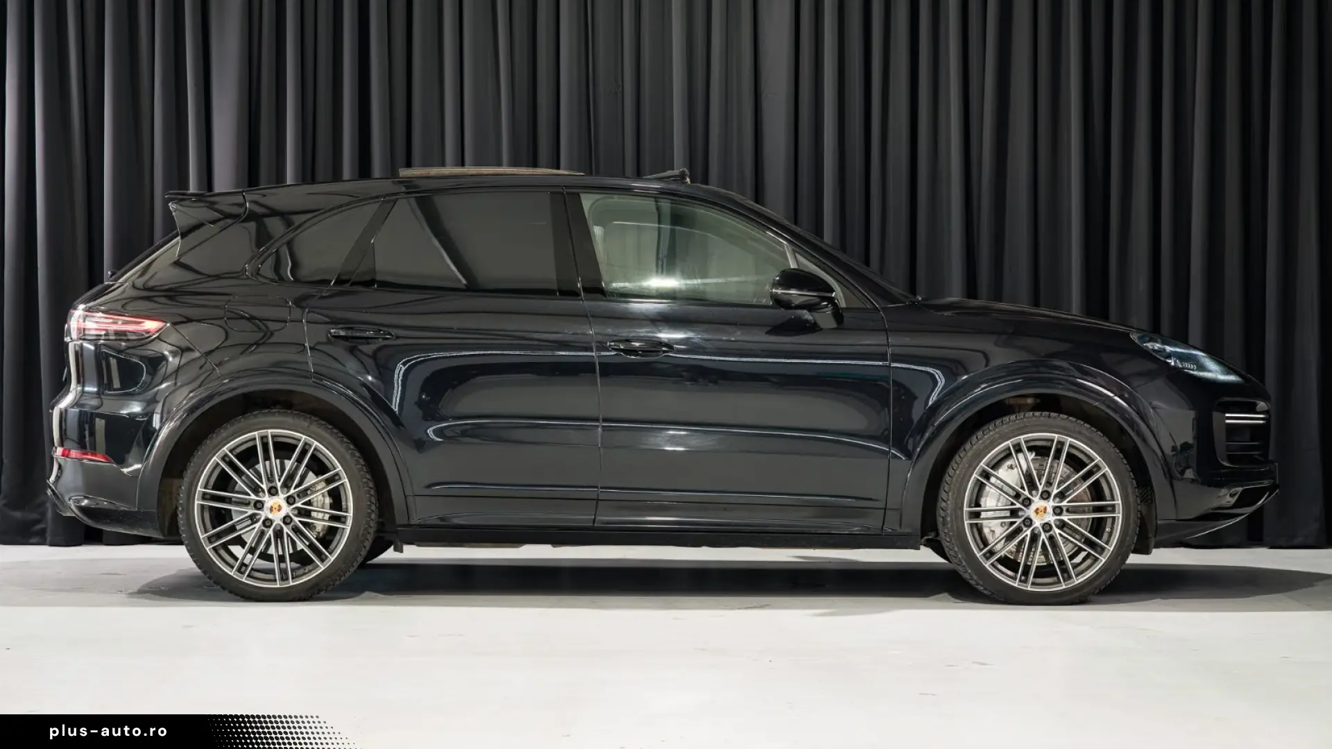 Porsche Cayenne Turbo SPORT CHRONO • PDCC SPORT • PTV PLUS