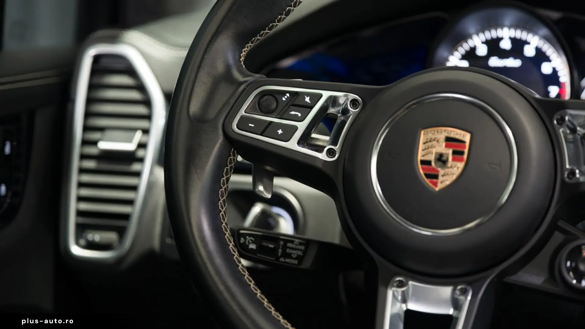 Porsche Cayenne Turbo SPORT CHRONO • PDCC SPORT • PTV PLUS