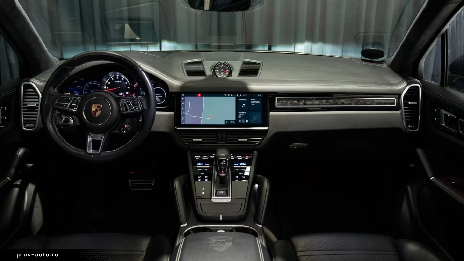 Porsche Cayenne Turbo SPORT CHRONO • PDCC SPORT • PTV PLUS