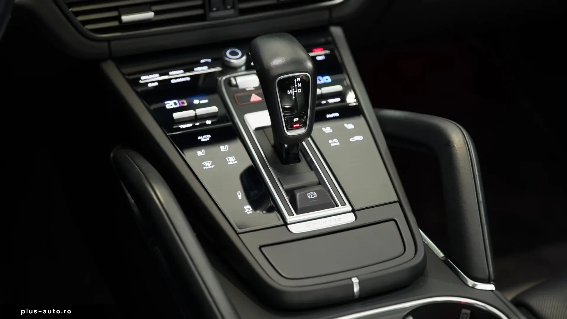 Porsche Cayenne Turbo SPORT CHRONO • PDCC SPORT • PTV PLUS